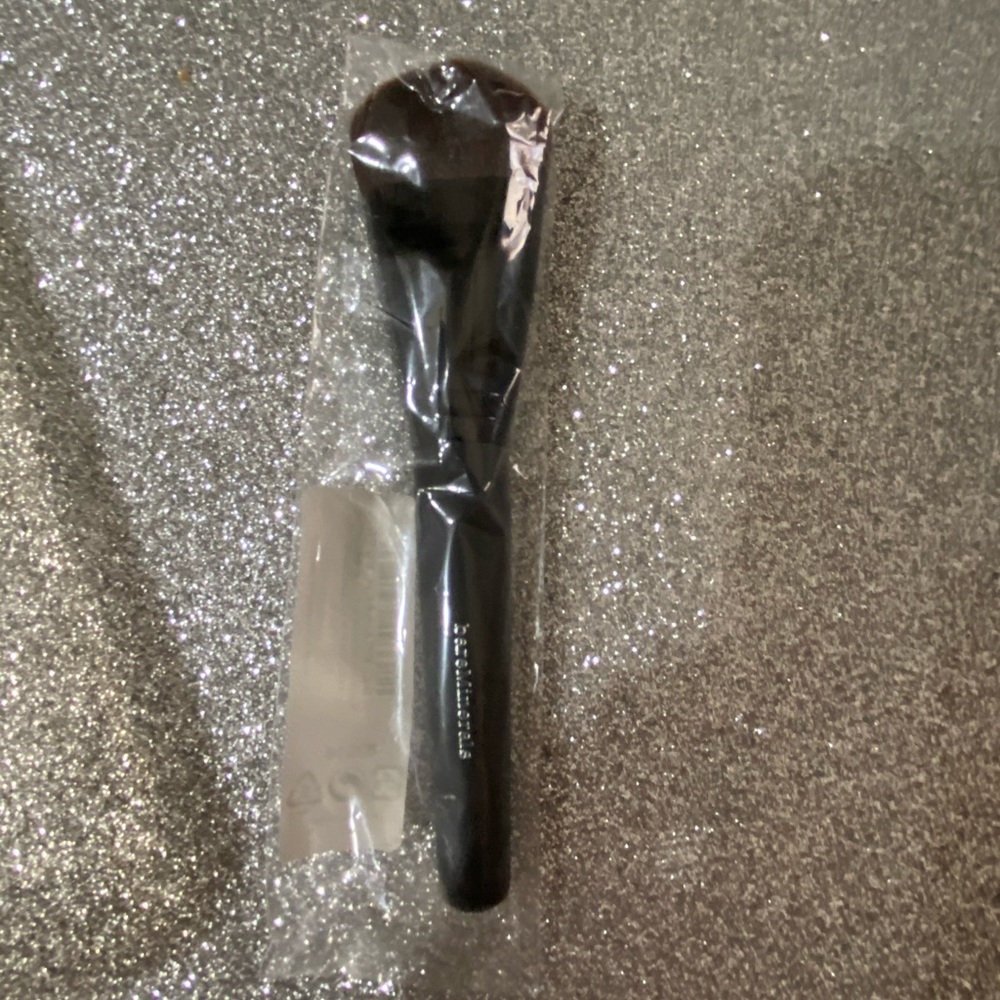 Bare minerals makeup brush